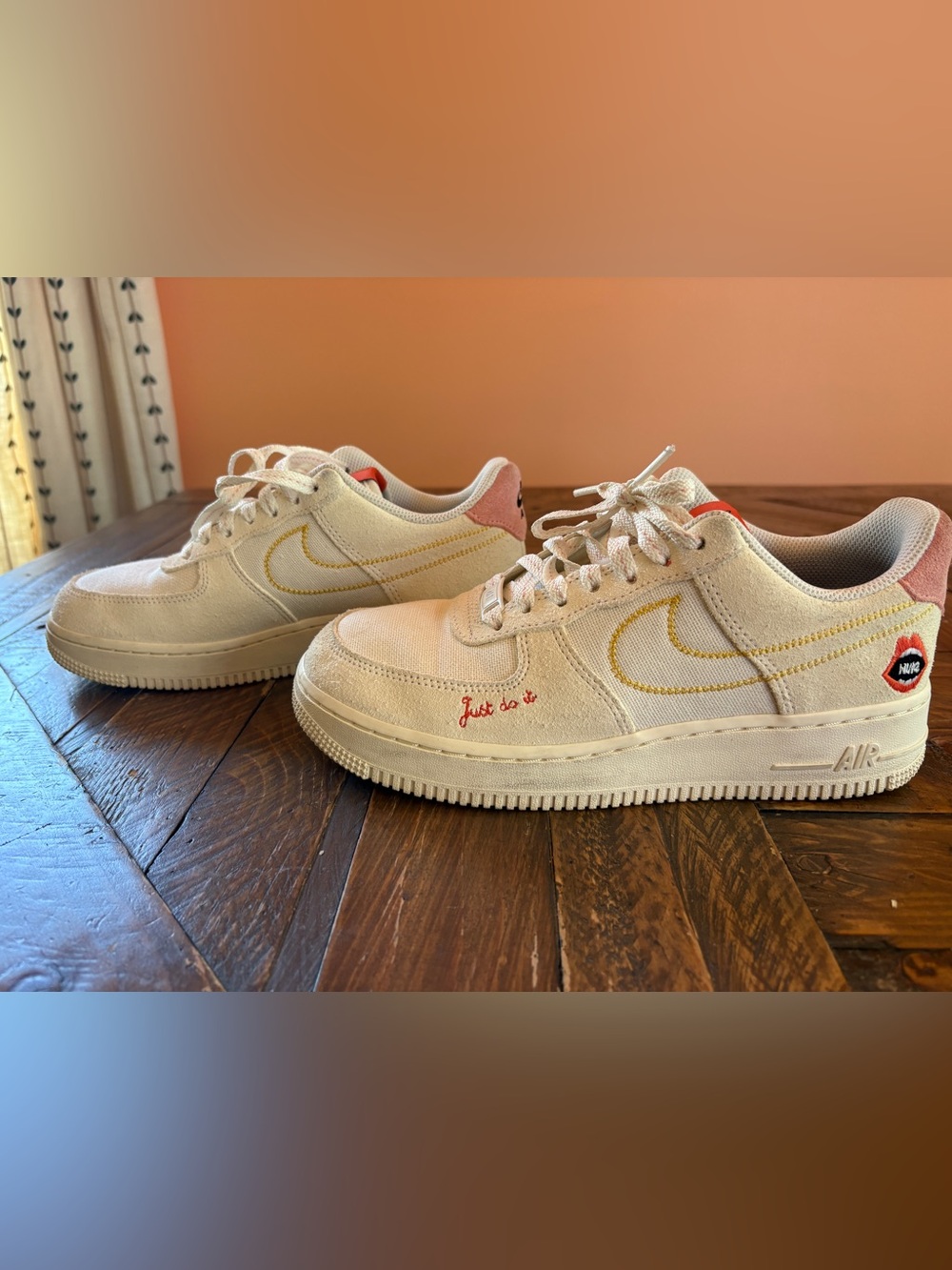 Women's Nike Air Force 1 '07 Low Peace Rock n Roll Sail White size 7.5